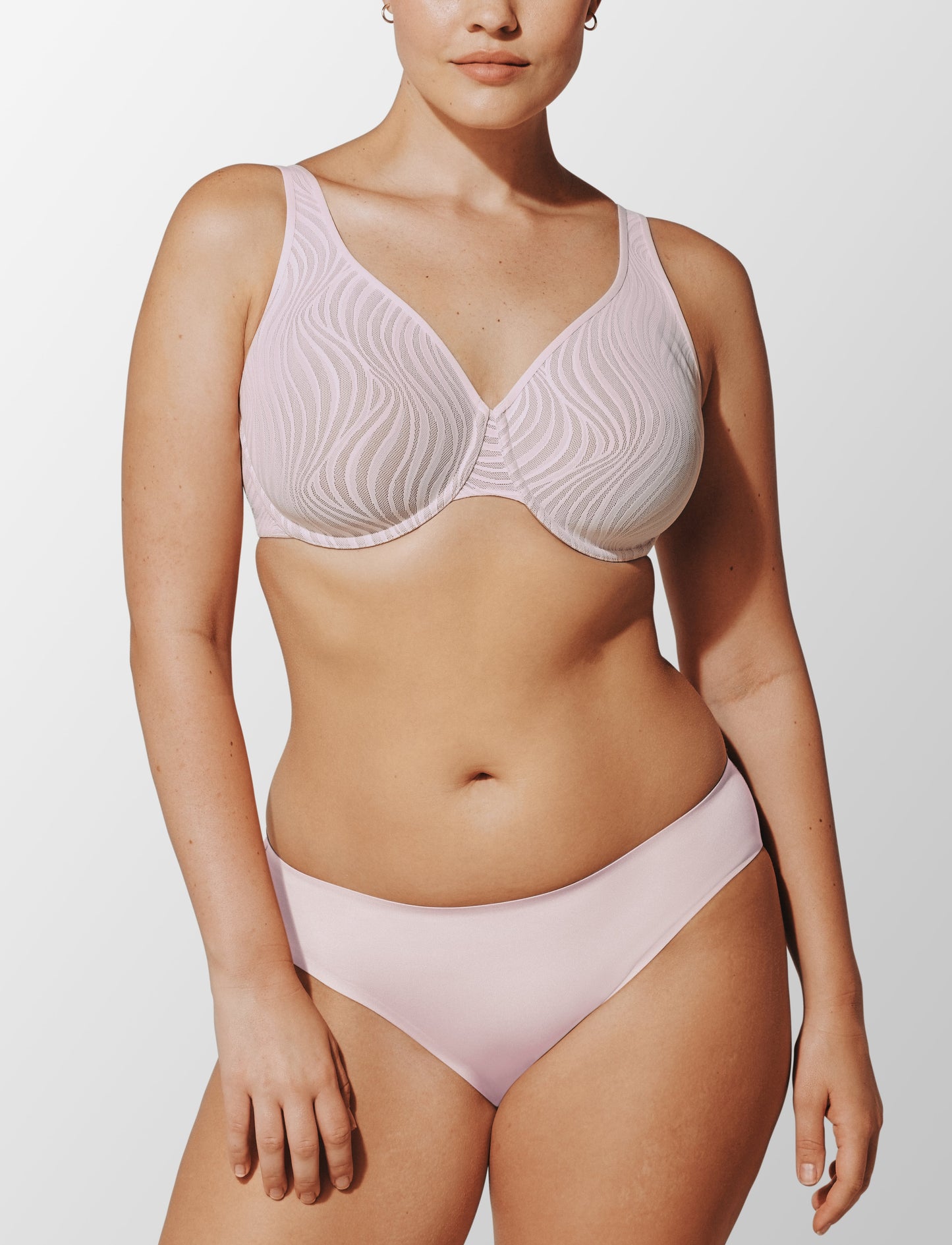 Classic Unlined Lace Minimizer